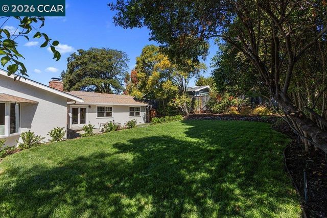 9 Dickenson Drive, Moraga, CA 94556