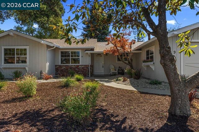 9 Dickenson Drive, Moraga, CA 94556