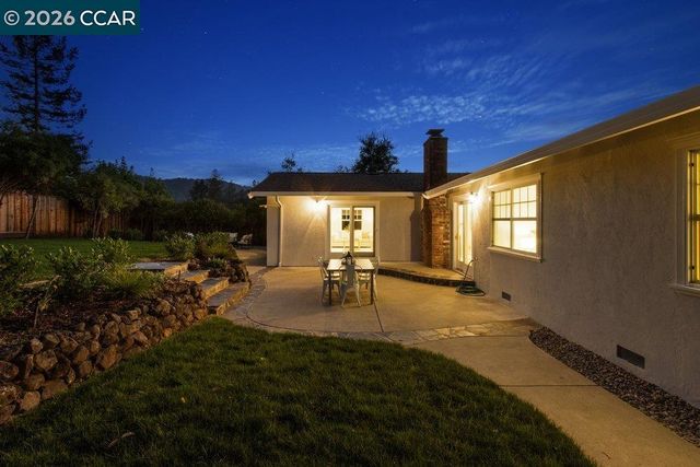 9 Dickenson Drive, Moraga, CA 94556