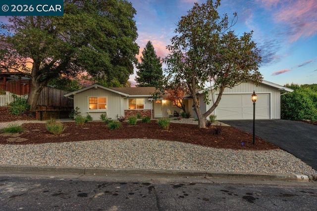 9 Dickenson Drive, Moraga, CA 94556