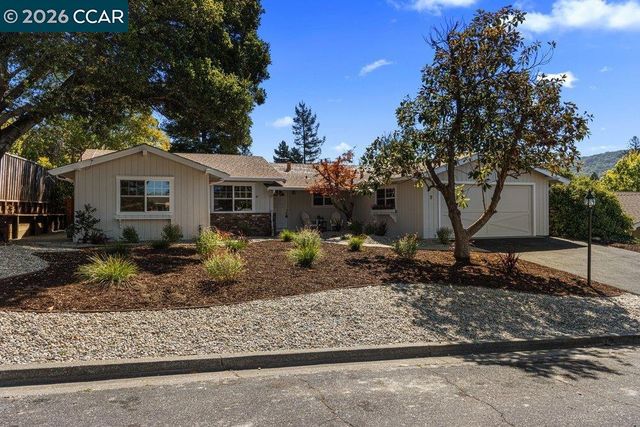 9 Dickenson Drive, Moraga, CA 94556
