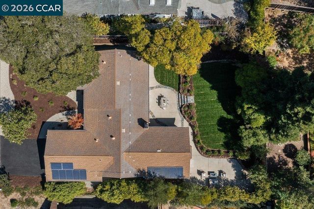 9 Dickenson Drive, Moraga, CA 94556