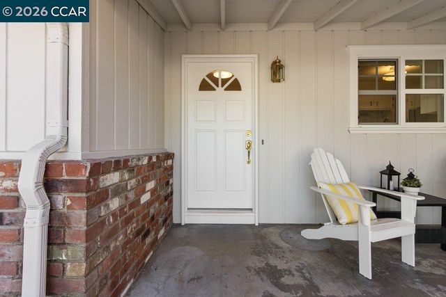 9 Dickenson Drive, Moraga, CA 94556
