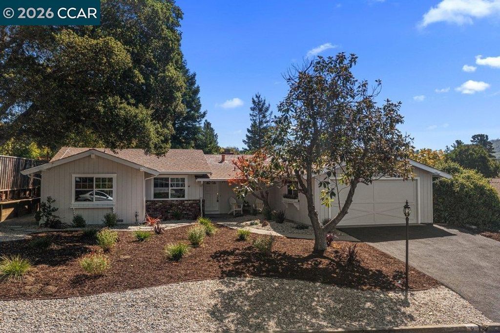 9 Dickenson Drive, Moraga, CA 94556