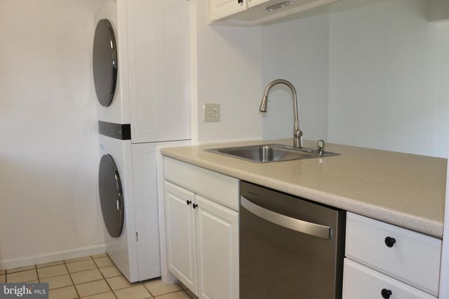14357 SAINT GERMAIN DR, Centreville, VA 20121
