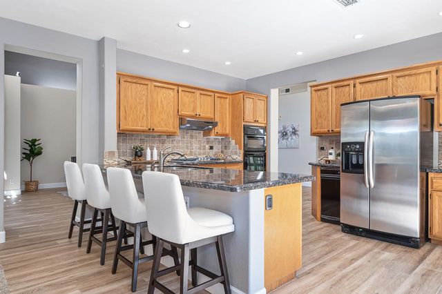 303 Provence Ln, Folsom, CA 95630
