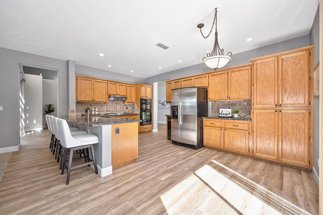 303 Provence Ln, Folsom, CA 95630