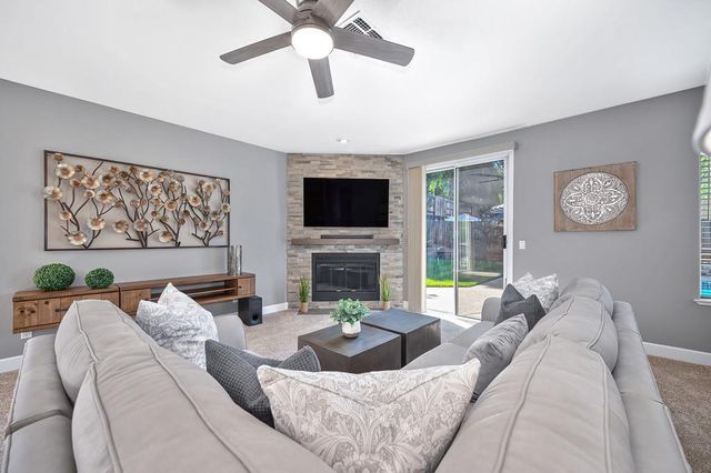 303 Provence Ln, Folsom, CA 95630