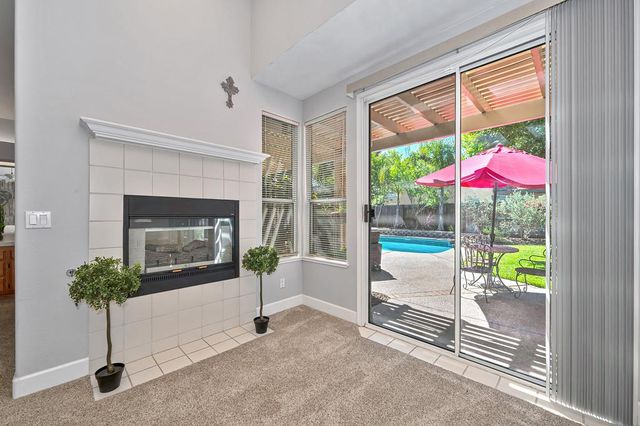 303 Provence Ln, Folsom, CA 95630