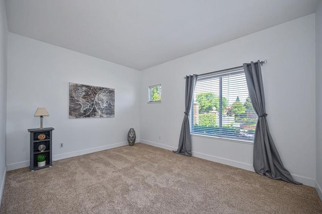303 Provence Ln, Folsom, CA 95630