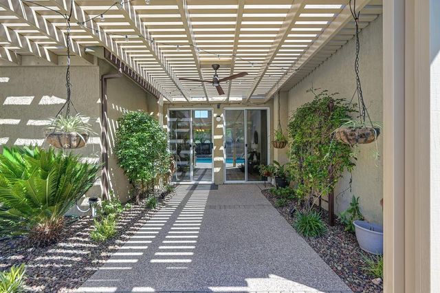 303 Provence Ln, Folsom, CA 95630