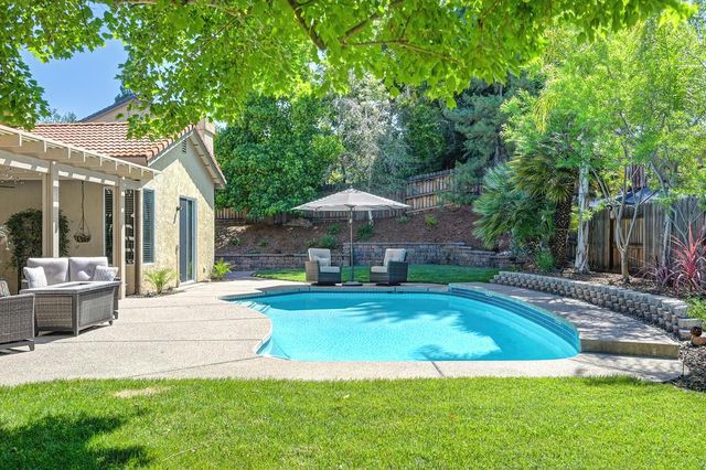 303 Provence Ln, Folsom, CA 95630