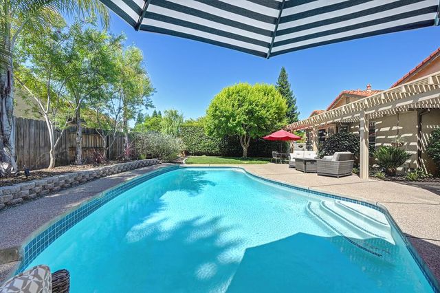 303 Provence Ln, Folsom, CA 95630