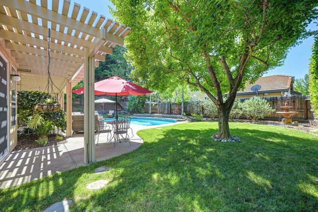 303 Provence Ln, Folsom, CA 95630