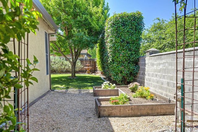 303 Provence Ln, Folsom, CA 95630