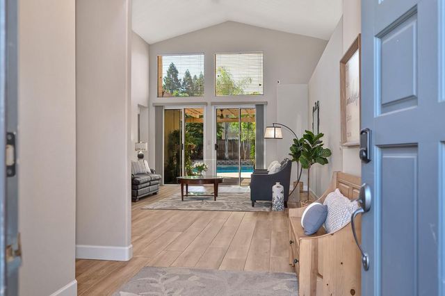 303 Provence Ln, Folsom, CA 95630