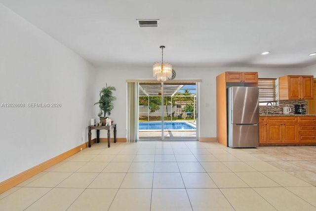 6570 Hayes St, Hollywood, FL 33024