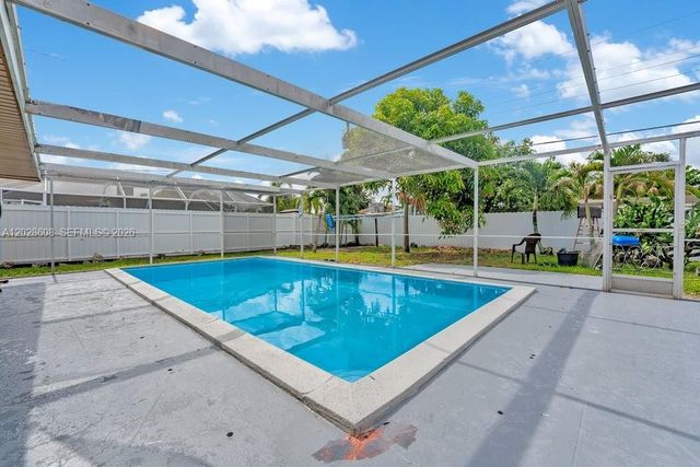 6570 Hayes St, Hollywood, FL 33024