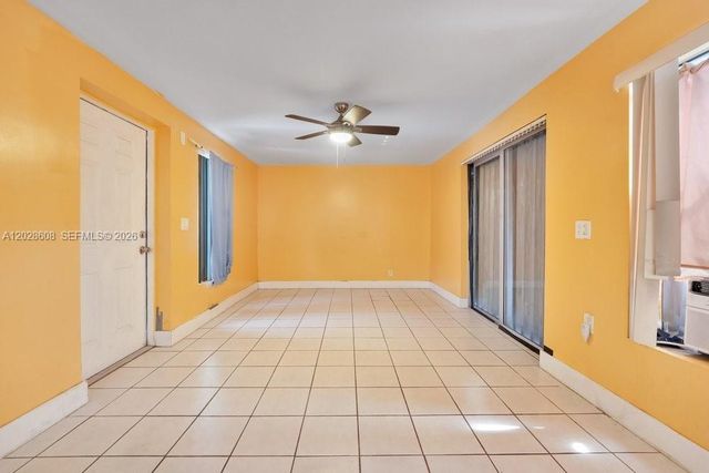 6570 Hayes St, Hollywood, FL 33024