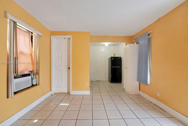6570 Hayes St, Hollywood, FL 33024