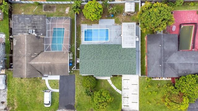 6570 Hayes St, Hollywood, FL 33024