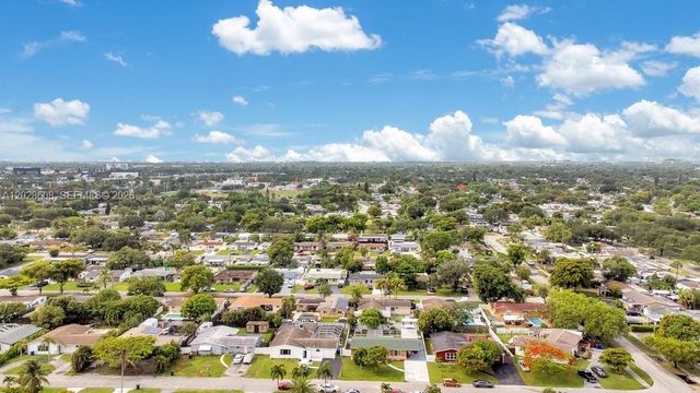 6570 Hayes St, Hollywood, FL 33024