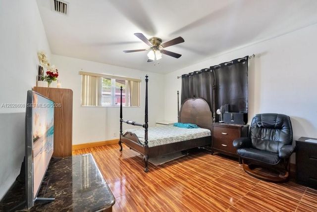 6570 Hayes St, Hollywood, FL 33024