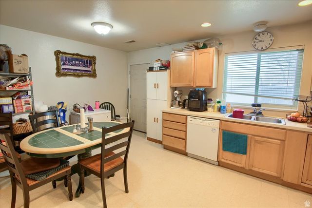 143 N PINGREE AVE, Ogden, UT 84404