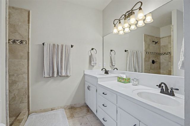 8511 S 100th Place E, Tulsa, OK 74133