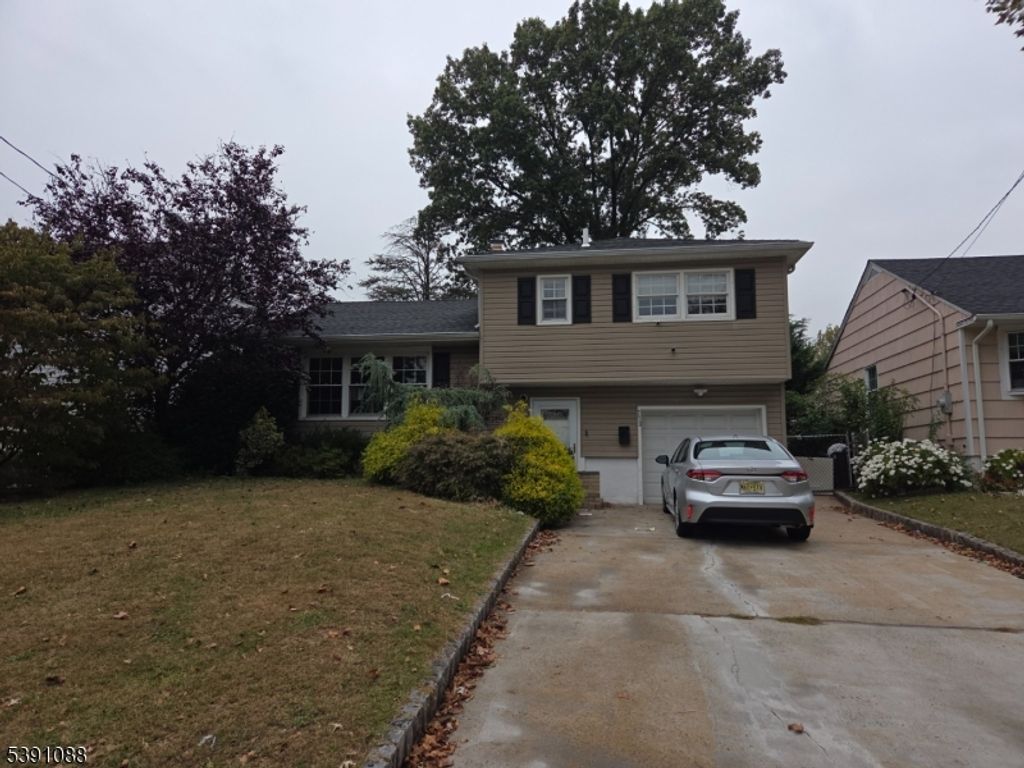 773 Grove St, Rahway City, NJ 07065