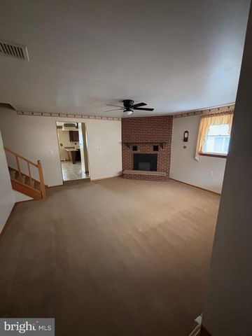 708 HOFFNAGLE ST, Philadelphia, PA 19111