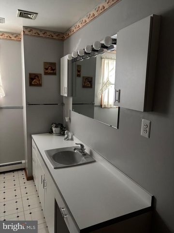 708 HOFFNAGLE ST, Philadelphia, PA 19111