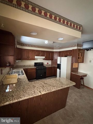 708 HOFFNAGLE ST, Philadelphia, PA 19111