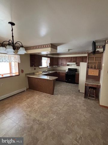 708 HOFFNAGLE ST, Philadelphia, PA 19111