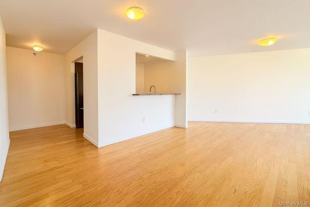 6070 Woodhaven Boulevard 4E, Elmhurst, NY 11373