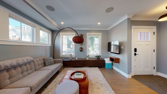 459 E 8th 1, Boston, MA 02127