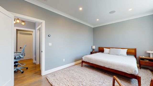 459 E 8th 1, Boston, MA 02127