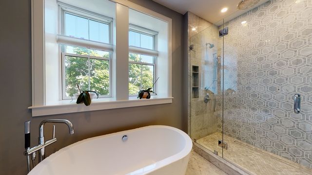 459 E 8th 1, Boston, MA 02127