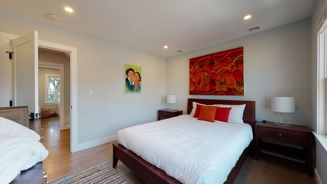 459 E 8th 1, Boston, MA 02127