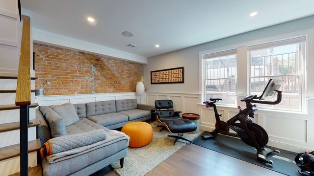 459 E 8th 1, Boston, MA 02127