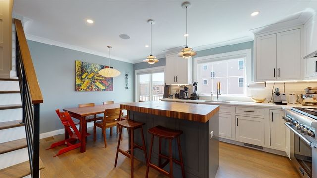 459 E 8th 1, Boston, MA 02127