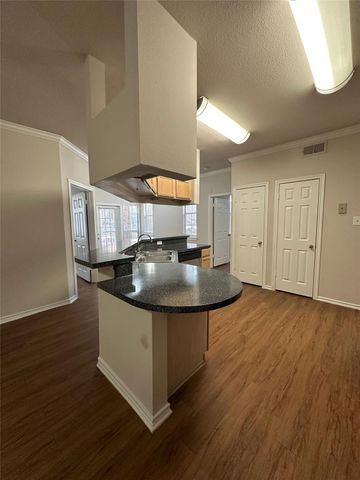 6804 N Capital Of Texas Highway 212, Austin, TX 78731