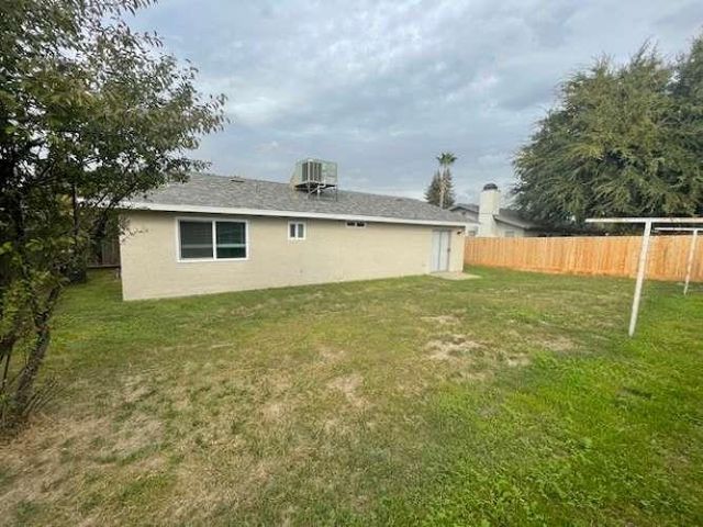 923 Holt Avenue, Sanger, CA 93657