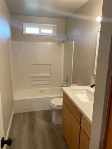 923 Holt Avenue, Sanger, CA 93657