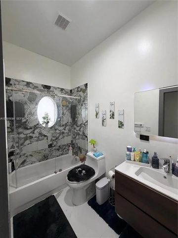 1860 SE 18th Terr, Homestead, FL 33035