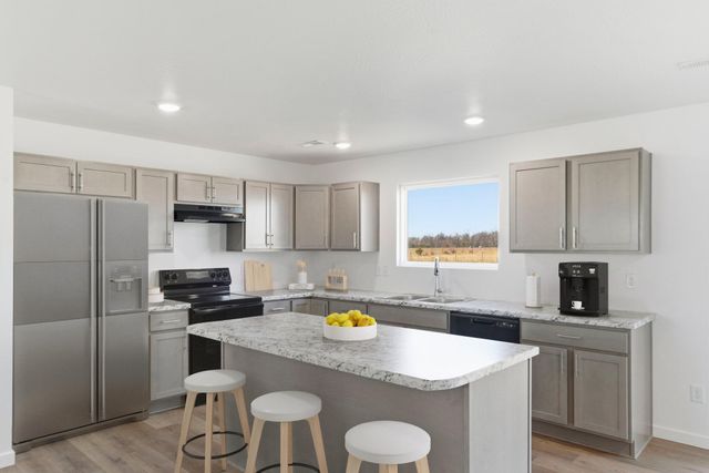 239 S Chesterfield Avenue, Rogersville, MO 65742