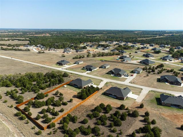 2585 Gallant Fox Terrace, Guthrie, OK 73044