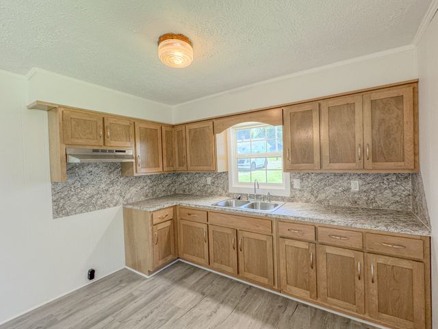 211 Hayes St, Hartsville, TN 37074