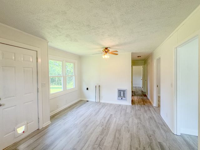 211 Hayes St, Hartsville, TN 37074