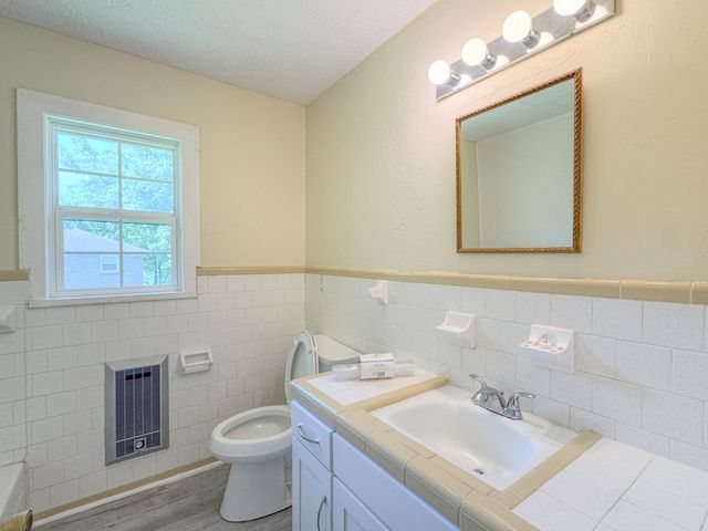 211 Hayes St, Hartsville, TN 37074